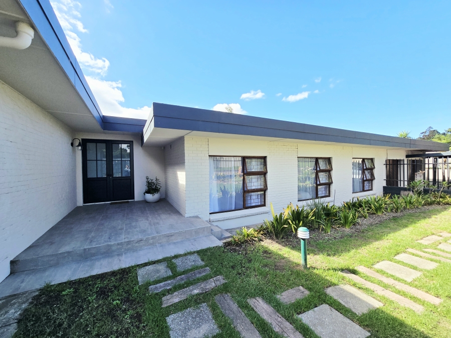 4 Bedroom Property for Sale in Bergsig Western Cape